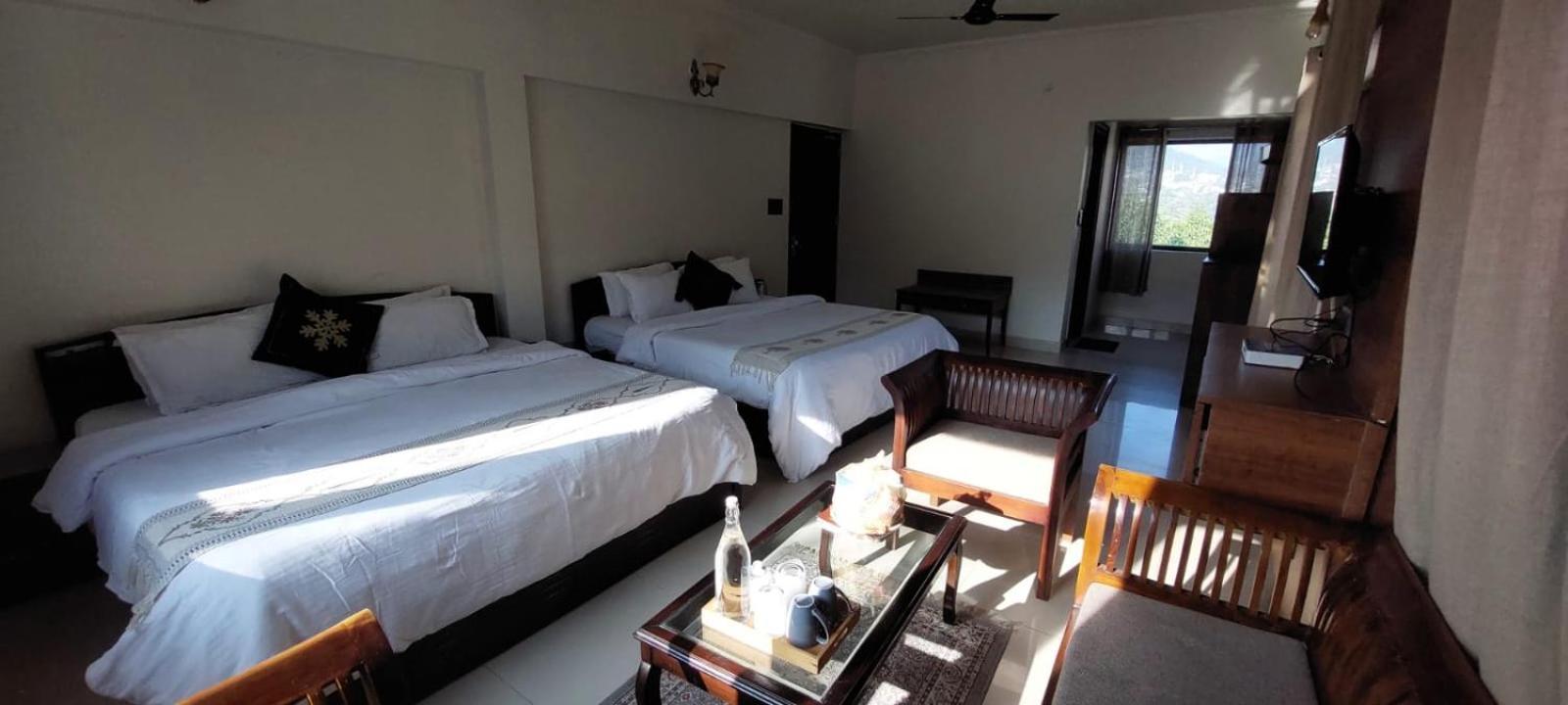 Hotel Alinda House Naukuchiatal By The Ghaur Bhīm Tāl Esterno foto