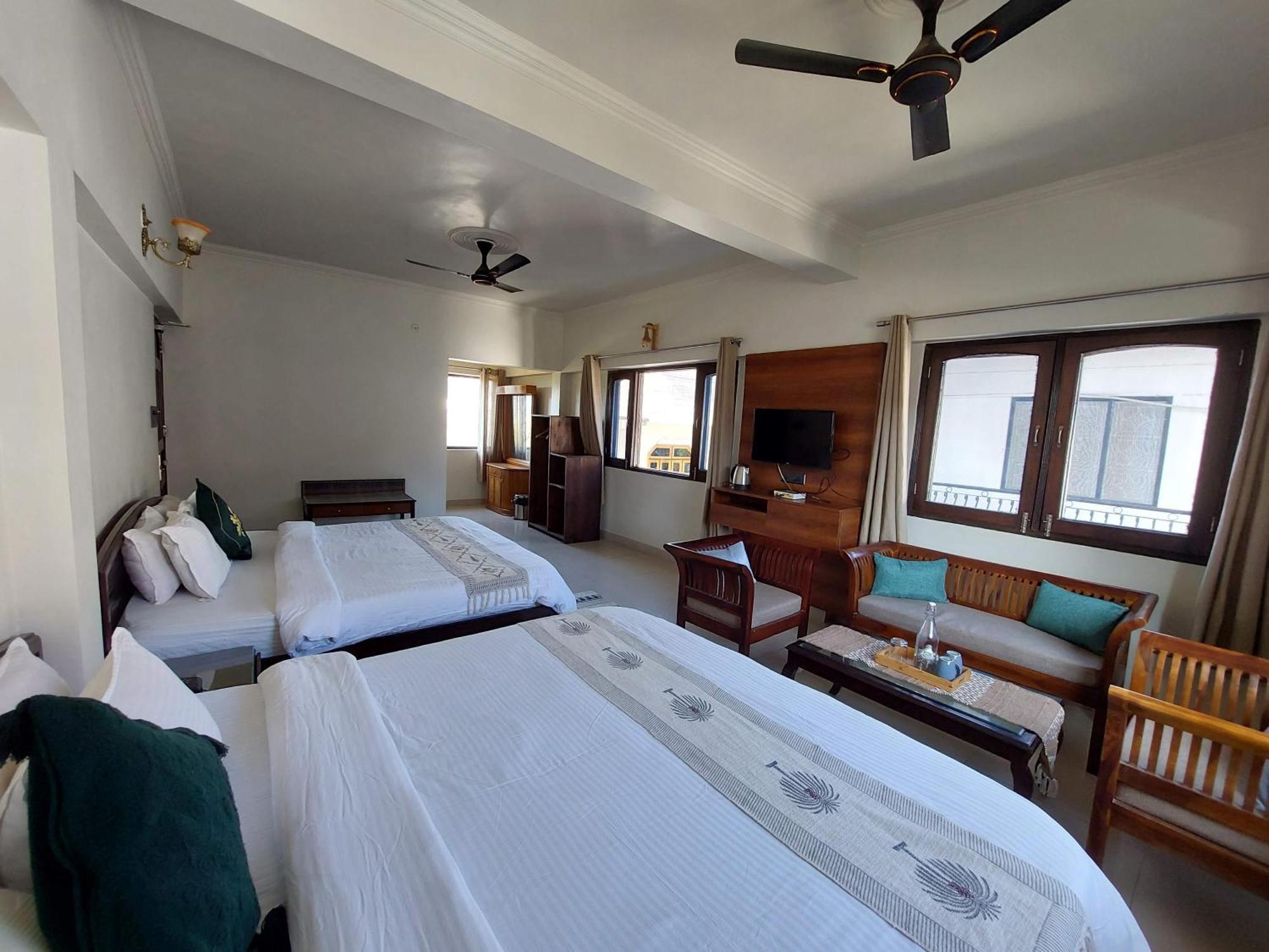 Hotel Alinda House Naukuchiatal By The Ghaur Bhīm Tāl Esterno foto